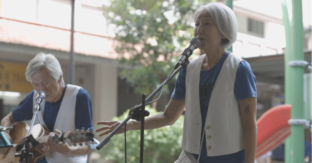 senior buskers performing senior buskers performing